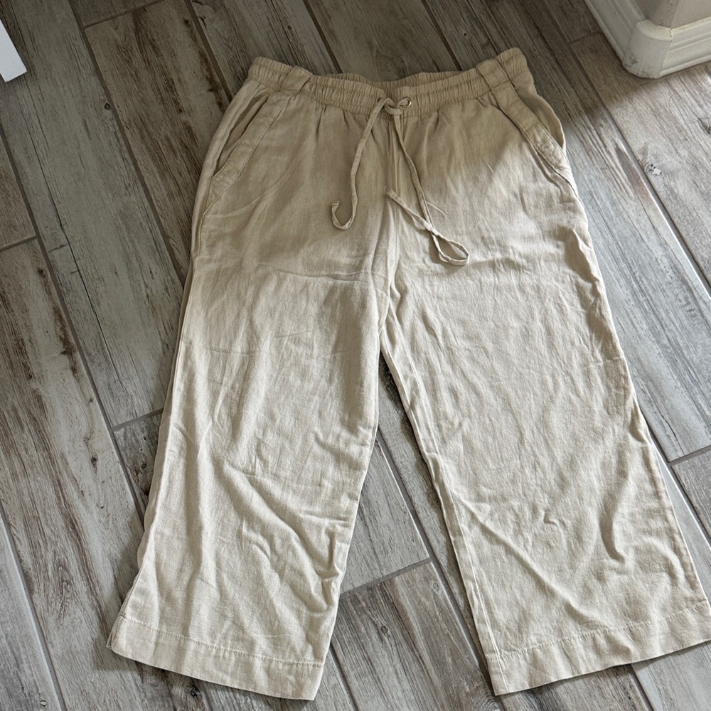 Briggs New York Tan Ankle Pants.